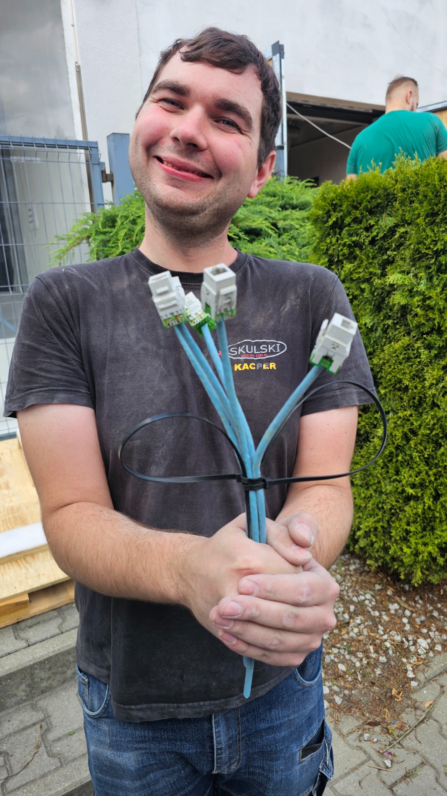 Bukiet od elektryka — RJ45 zamiast kwiatów