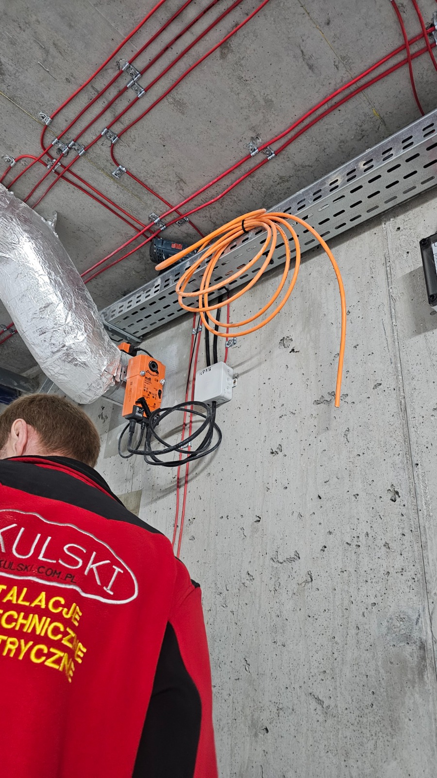 Realizacja SKULSKI — montaż siłownika BELIMO w instalacji wentylacji